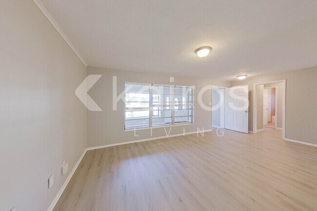 Photo - 1635 Jamaica St