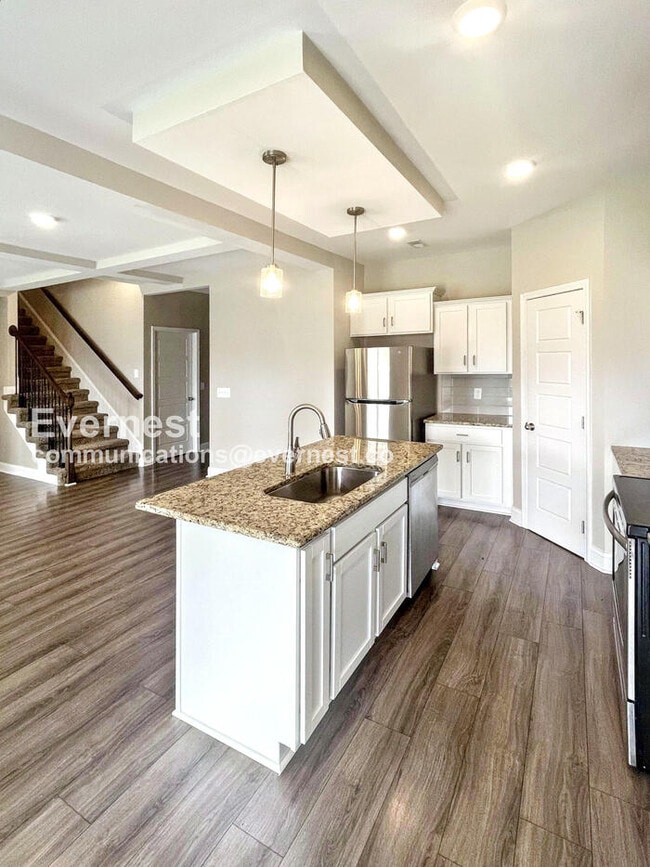 Photo - 635 Alvin Rd