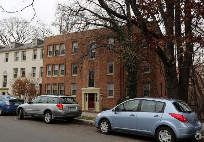 Cleveland Park Apartments