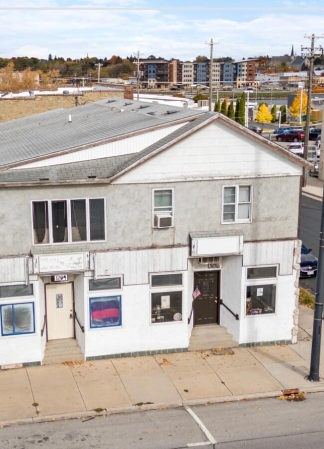 Building Photo - 934 S 13th St Unit 1