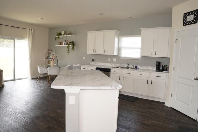 Photo - 8088 Dancing Fox St