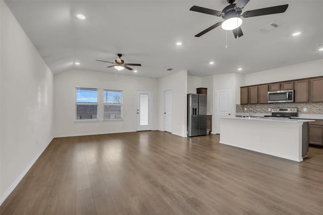 Photo - 815 Ranahan Ln