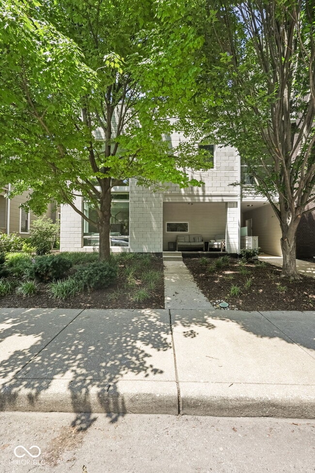 Photo - 932 N Broadway St Unit 1