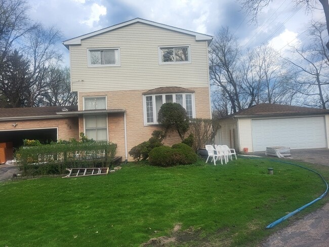 Building Photo - 225 E River Rd