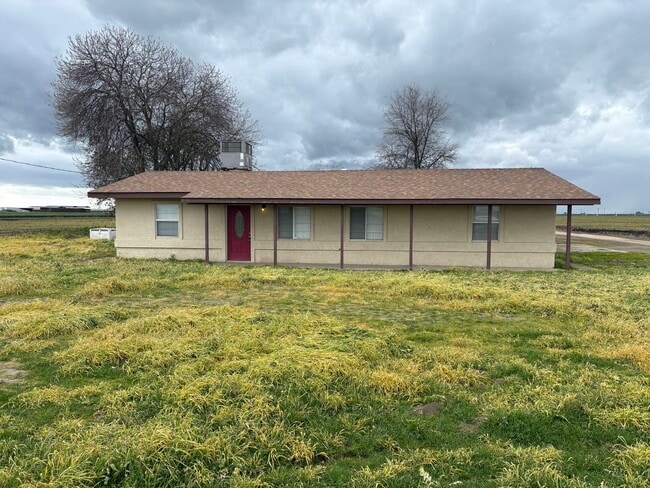 Building Photo - Cozy Country Home Located in Tiptop CA Available Now!