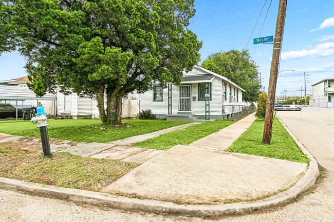 Exterior - 440 Wagner St