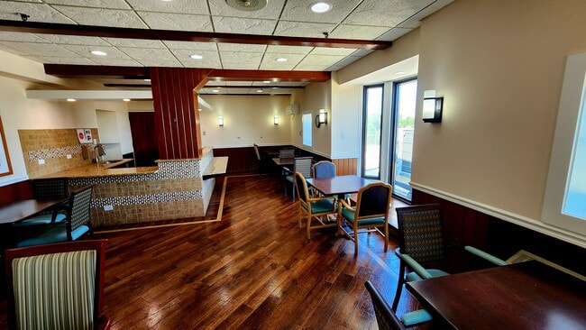 Dining Room - The Pearl of Montclare Memory Care