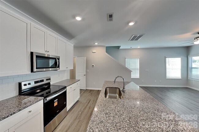 6013 Dutton Dr