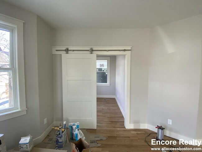 Photo - 70 Spring St Unit 2