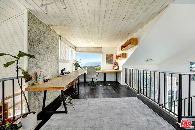 Photo - 29231 Heathercliff Rd Unidad 1