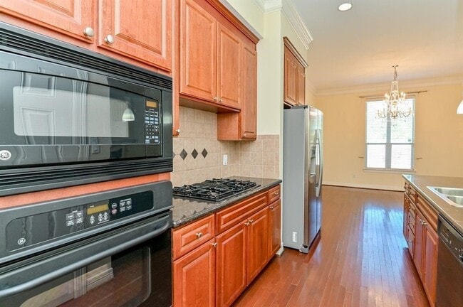 Photo - 802 Garden Trace Ln