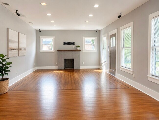 4530 Walker St