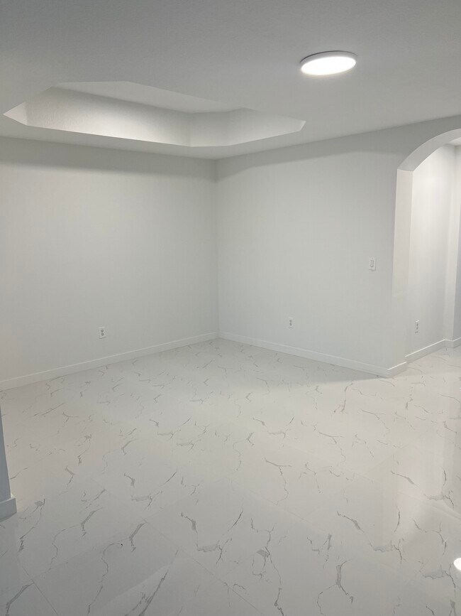 Photo - 4914 White Mangrove Way E