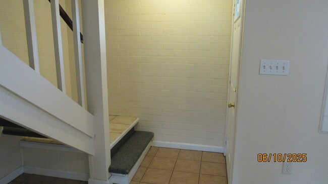ENTRANCE - 134 St John Ave Unit 134
