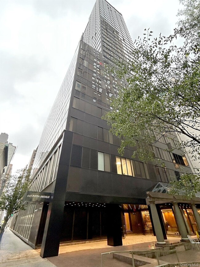 Building Photo - 445 5th Ave Unit 18H