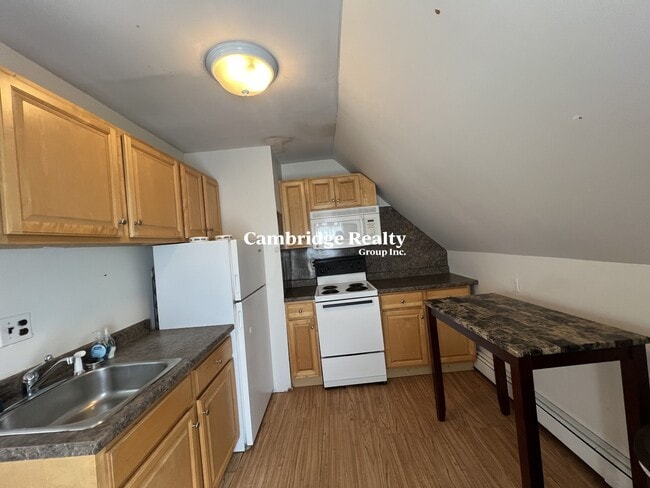 Building Photo - 45 Gardena St Unit 3