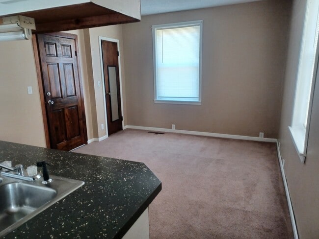 Photo - 1016 W High St Unit B