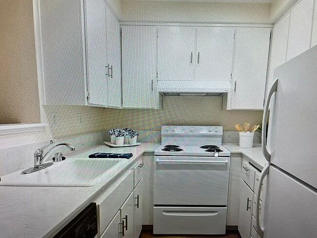 Photo - "Cozy 1-Bedroom Retreat in San Jose - Perfect for Your Urban Lifestyle!"