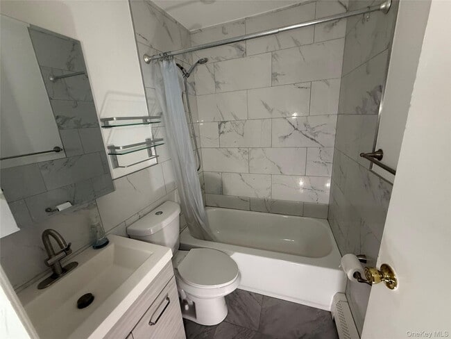 Building Photo - 1219 2nd Ave Unit 103