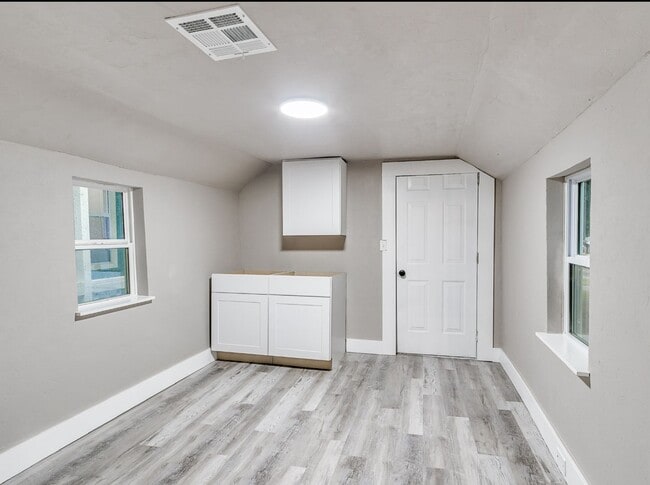 Photo - Beautiful 1 bedroom 1 bath house