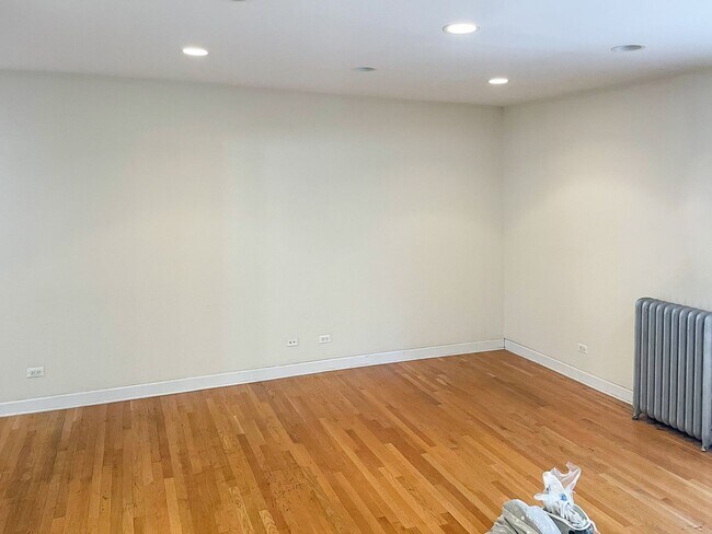 Photo - 3916 N Pine Grove Ave Unit 2