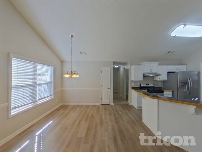 Photo - 348 Shadowbrooke Cir SW