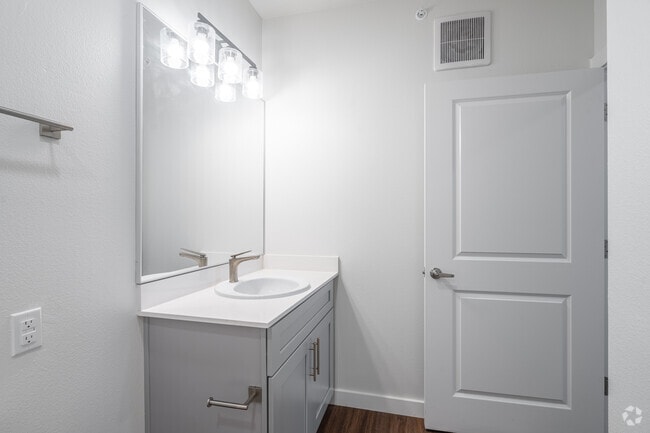 2BR, 2BA - 926SF