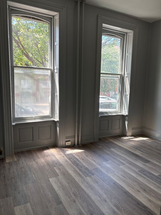 Photo - 1st Floor 2 Bedroom Apartment-York City SD