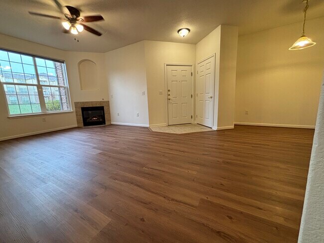 Photo - 5726 N Genoa Way Unit 10-106