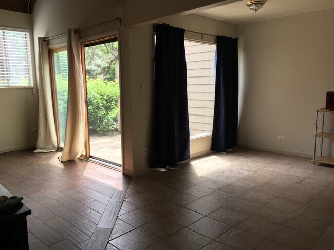 Photo - 3353 Beacon St Unidad B26