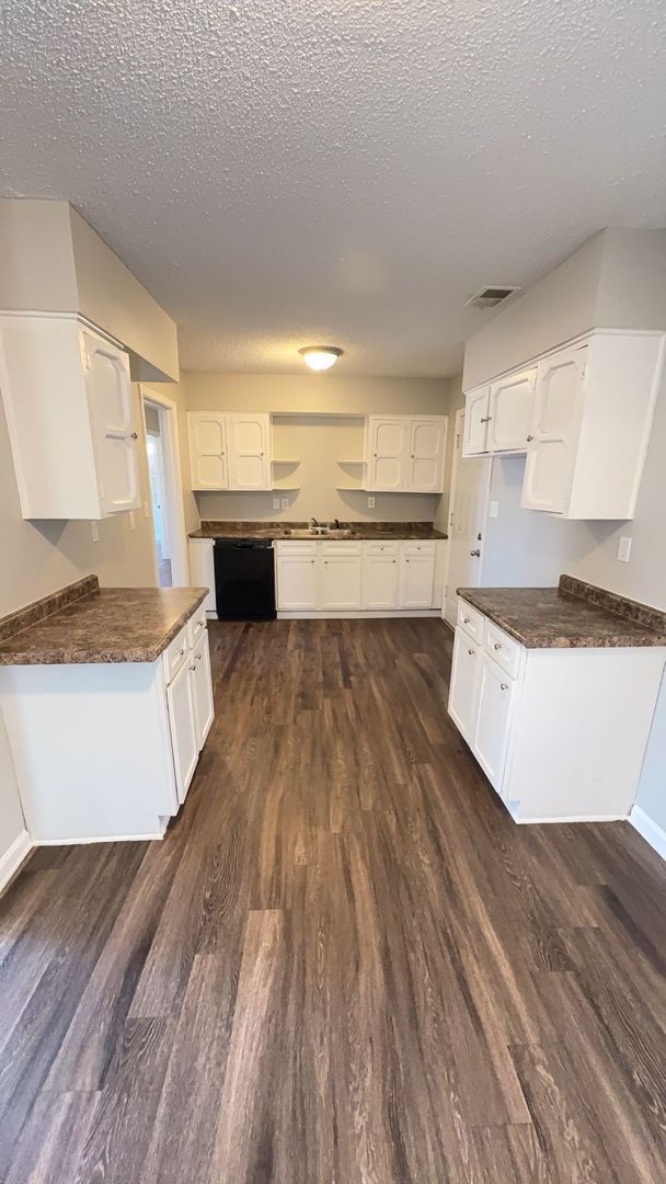 Photo - Well Maintained 3 bedroom 1 bath Home - Open To Section 8