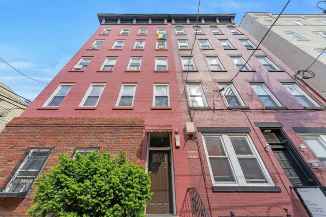 Photo - 233 Grand St Condo Unit 2L