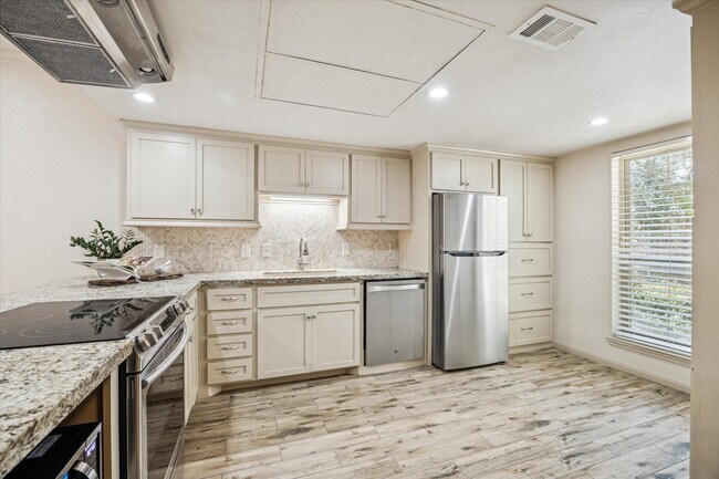 Photo - 14703 Barryknoll Ln Unit 25