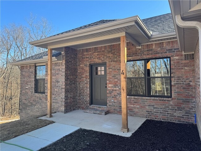 Building Photo - 4 Melrose Ln