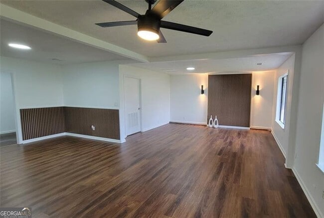 Photo - 389 Rosser Rd