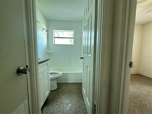 Photo - 995 Childs Ave
