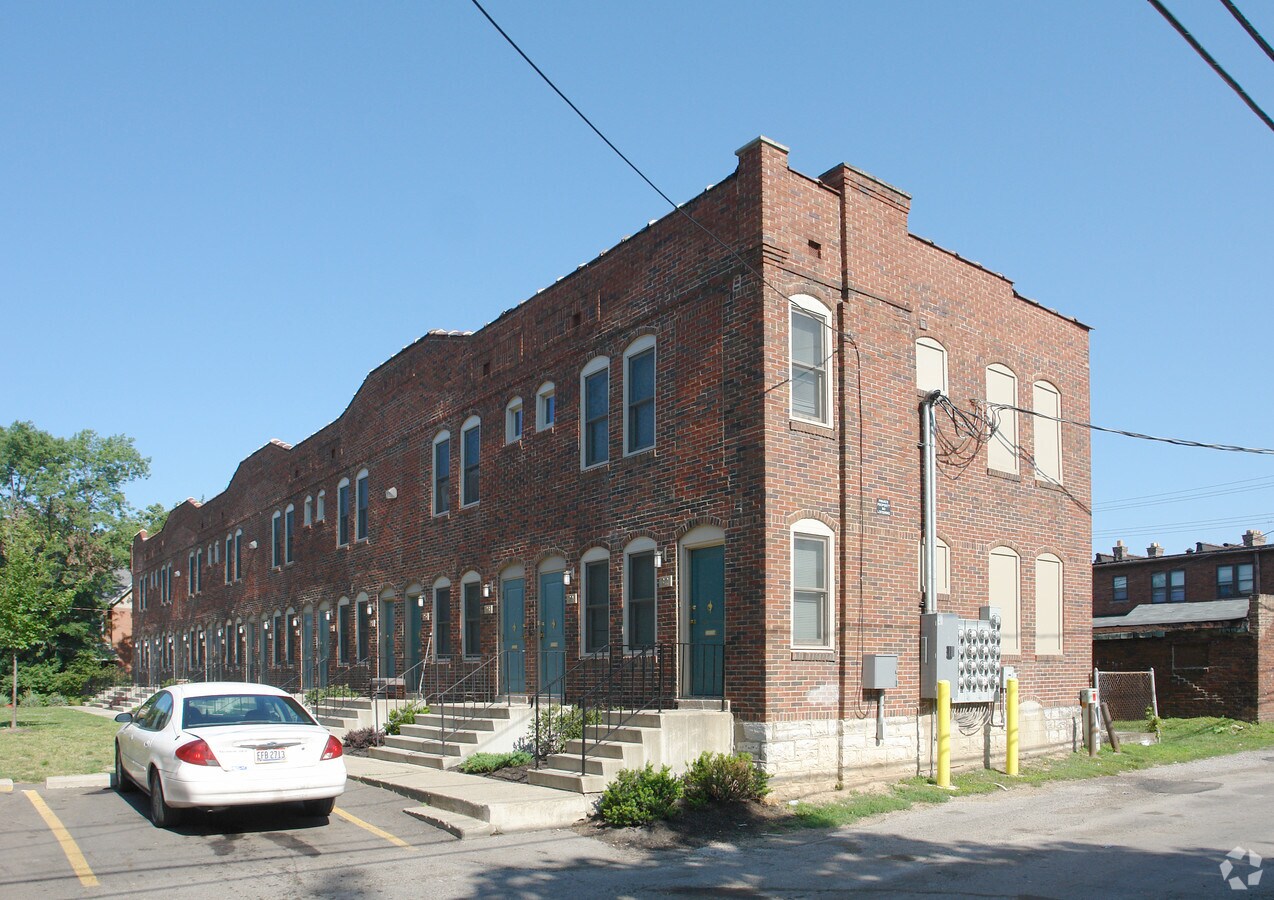 Photo - 1326 Indianola Ave Apartments