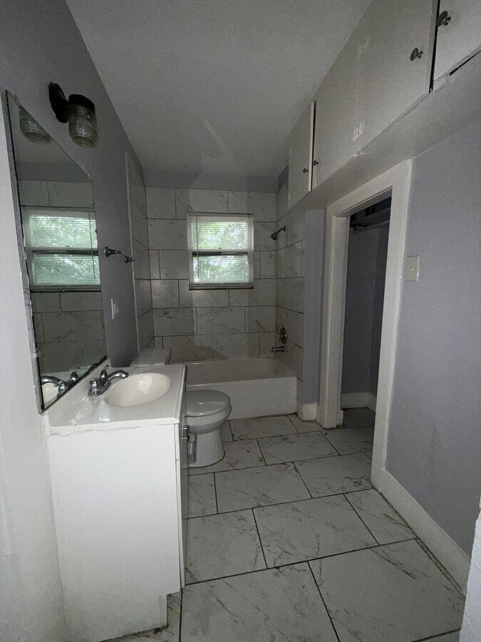 Photo - 3012 Live Oak St