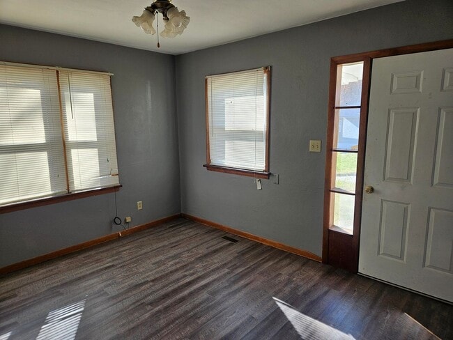 Photo - Single Family Rental Home - 3BR-1BA - New Haven MO 63068