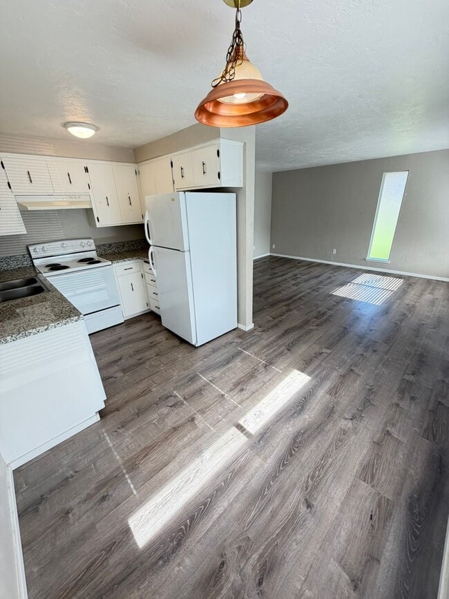 Photo - Pet Friendly 2 Bedroom in Lebanon! Unit #1