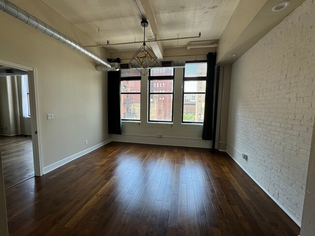 Photo - 817 Main St Unit 4C