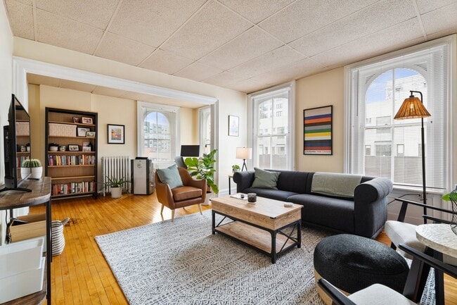 Building Photo - 102 N Tioga St