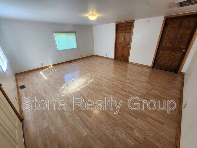 Photo - 2282 E State Rd 163