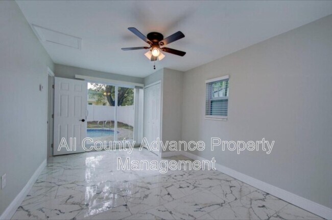 425 Orangewood Dr
