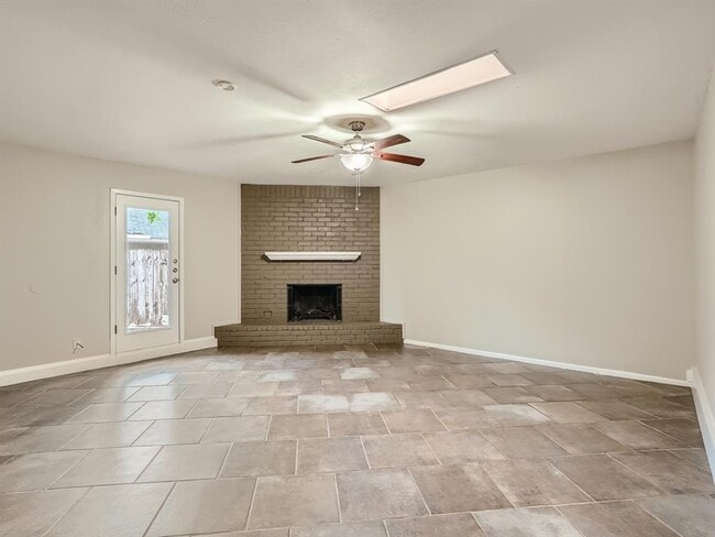 Photo - 1209 Speer Ln