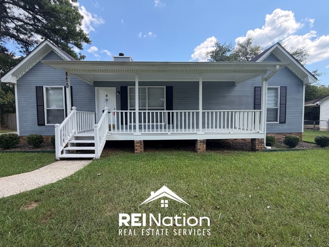 Building Photo - LEEDS GEM! 3BR/2BA | Hardwood Floors | Covered Patio & Fenced Yard!