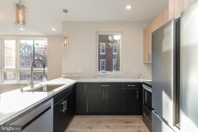 Photo - 920 N 15th St Unit 2