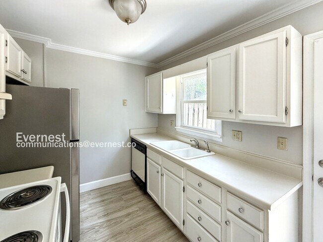 Photo - 713 Carr Ave