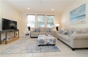 Photo - 820 Millbrae Ct Unit 4