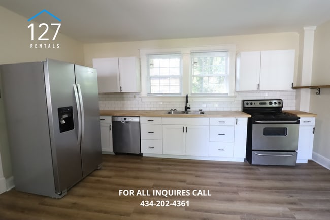 Building Photo - Spacious 2 Bed 1 Bath Duplex in Lynchburg Unit Upper